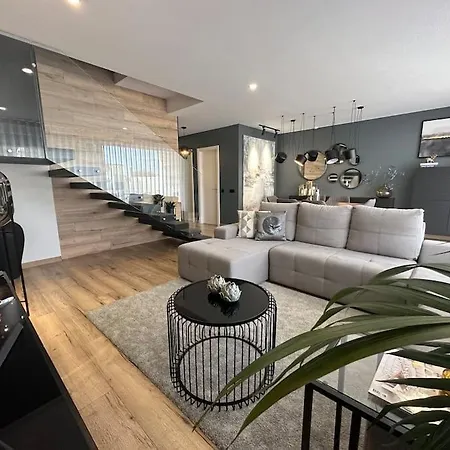Будинок відпочинку Moradia De Luxo Com Piscina Privada Албуфейра